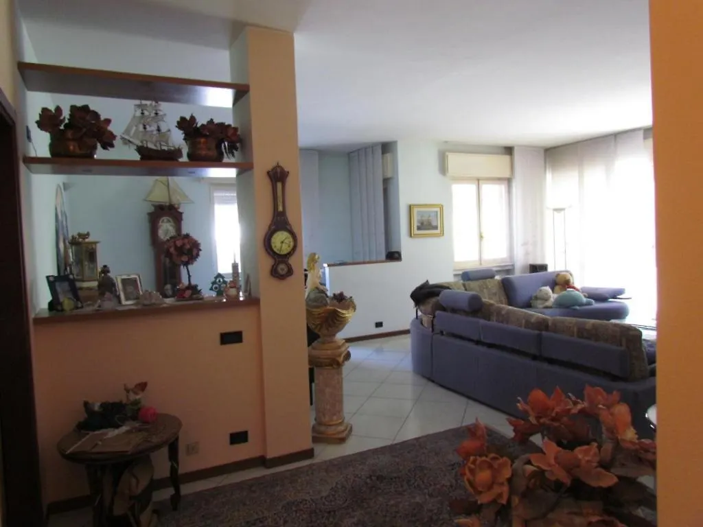 Wonderful Como Apartment Canzo İtalya