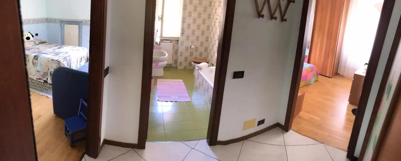 Wonderful Como Apartment Canzo 0*,  Italia